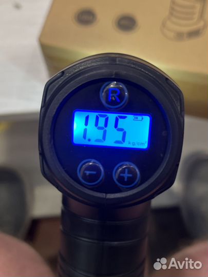 Компрессор автомобильный беспроводной