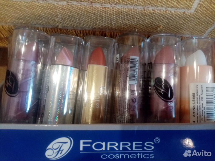 Помада, блеск для губ, подводка для губ