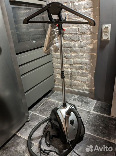 Отпариватель для одежды вертикальный