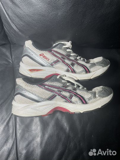 Винтажные кроссовки asics 41,5 размер