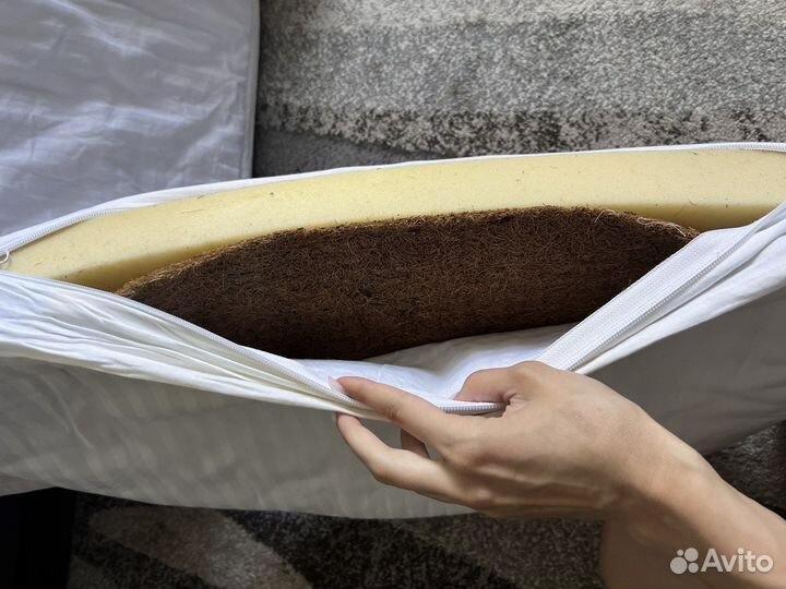 Матрас в овальную кроватку