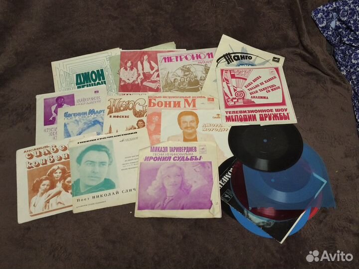 Виниловые пластинки маленькие 61 шт + гибкие 32