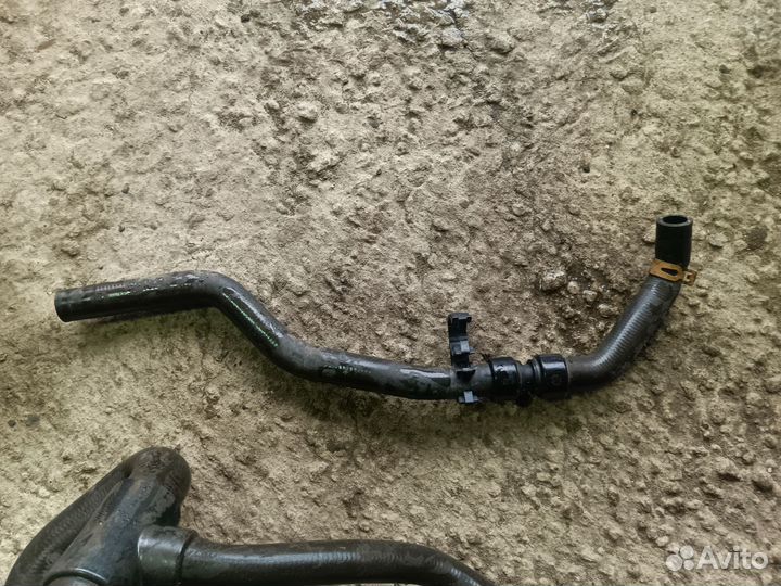 Патрубок радиатора низ Renault Logan II