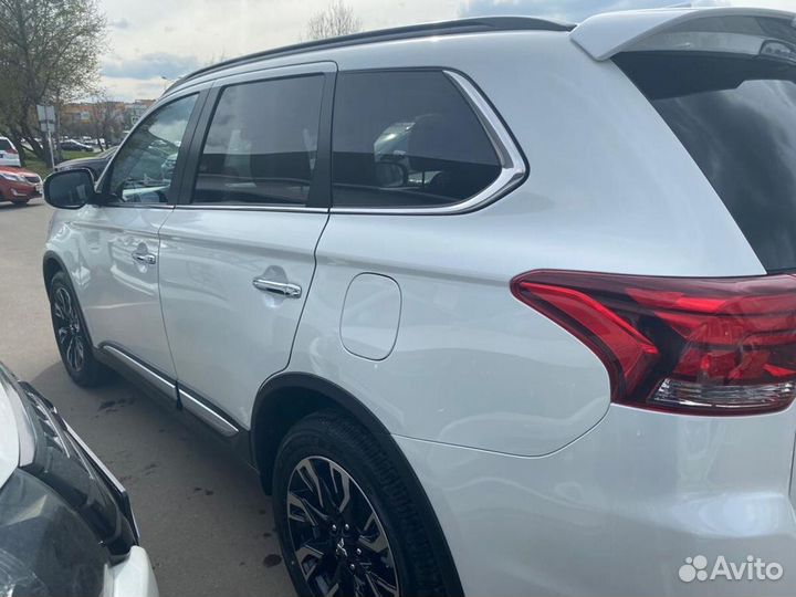 Mitsubishi Outlander 2.4 CVT, 2022