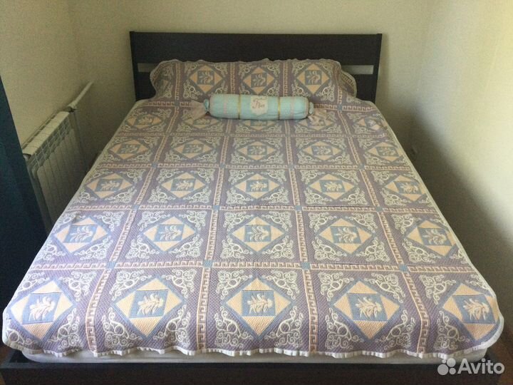 Покрывало +декоративный валик