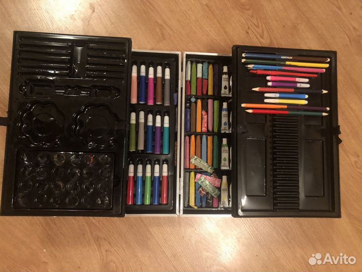 Чемоданчик художника