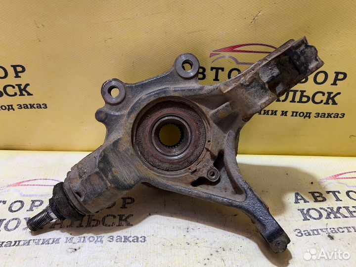 Поворотный кулак правый Peugeot 308 2010