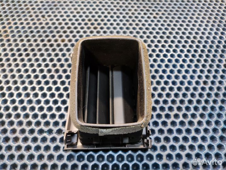 Дефлектор печки правый Toyota isis