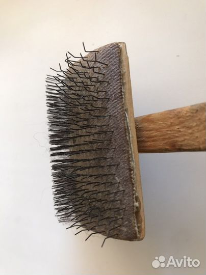 Щетки для вычесывания собак