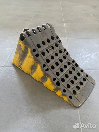 Башмак противооткатный грузовой