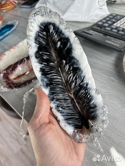 Перышки из эпоксидной смолы для интерьера