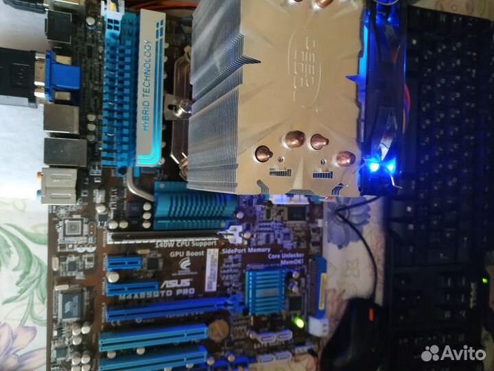 Материнская плата с процессором кулером и памятью