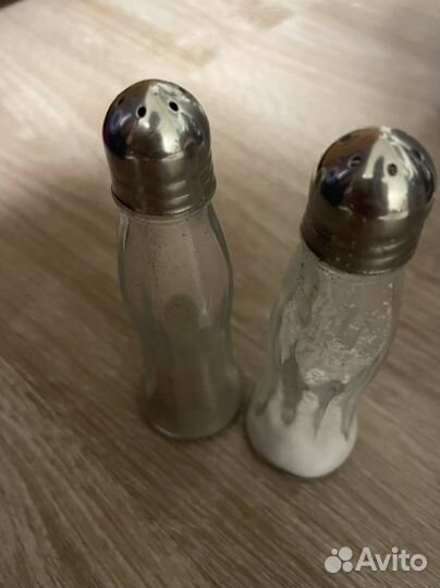 Перечница и солонка