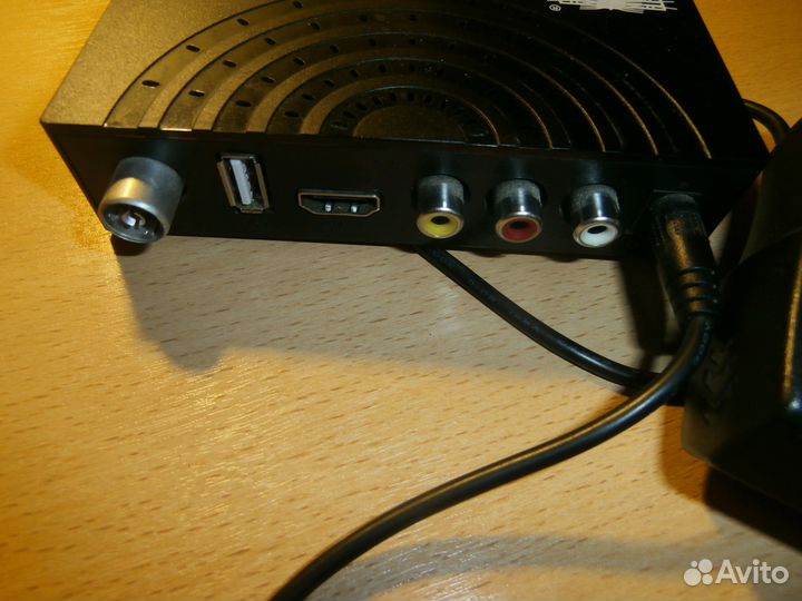 Без пульта DVB T2 приёмник 20 каналов