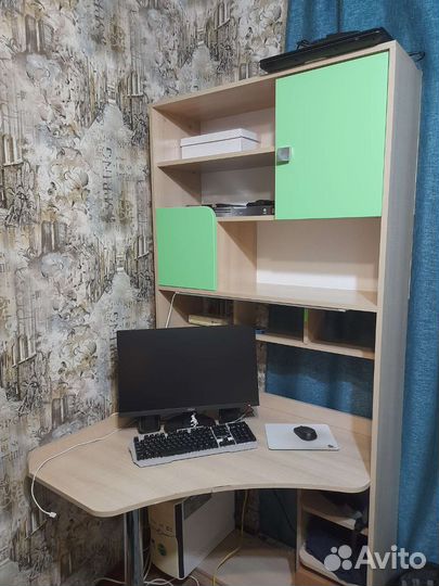 Компьютерный стол