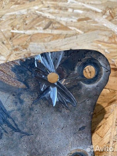 Рычаг задний продольный правый Skoda Octavia