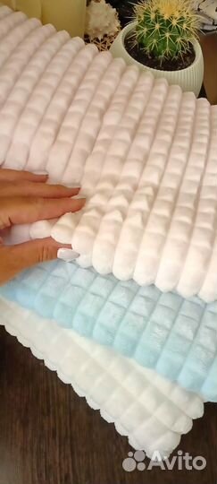 Отрез ткани плюш