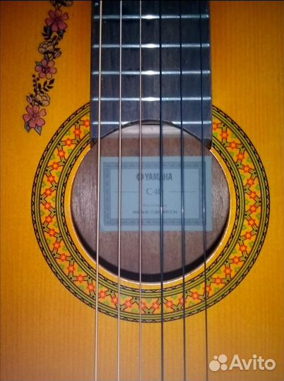 Классическая гитара yamaha c40