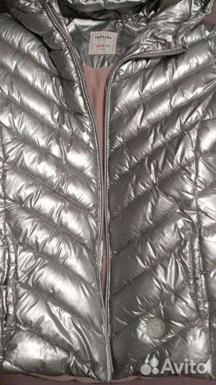 Продам куртку для девочки