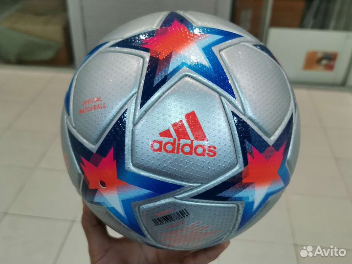 Футбольный мяч adidas лига чемпионов 2023