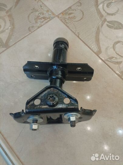 Кронштейн усилитель заднего бампера BMW e34 правый