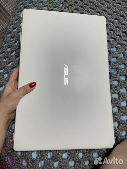 Ноутбук asus белый