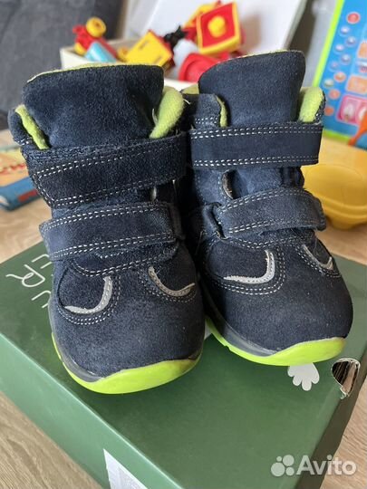 Детские ботинки