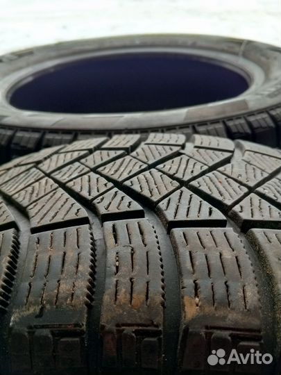 Pirelli Ice Zero 215/60 R17