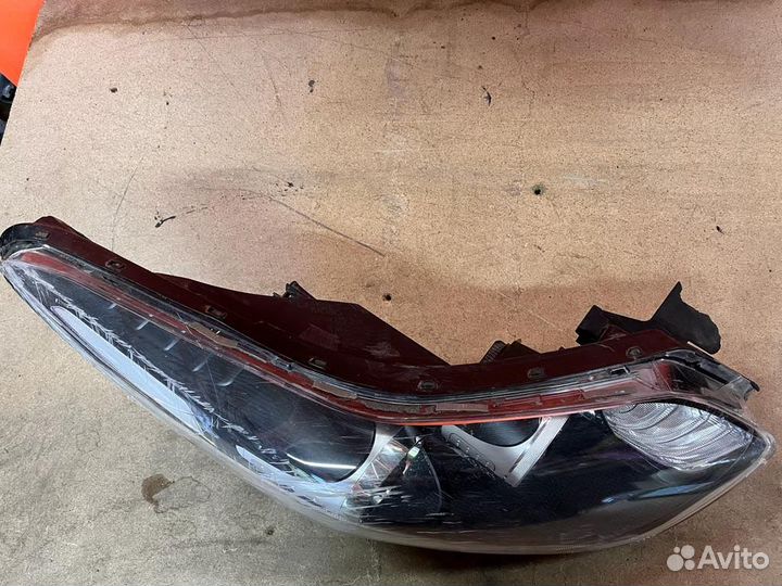 Фара правая передняя Kia Sportage 4