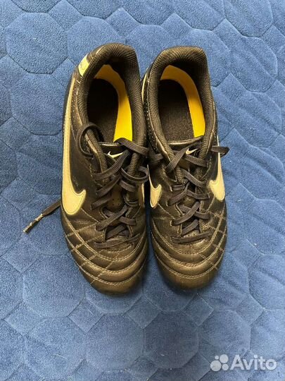 Футбольные бутсы nike