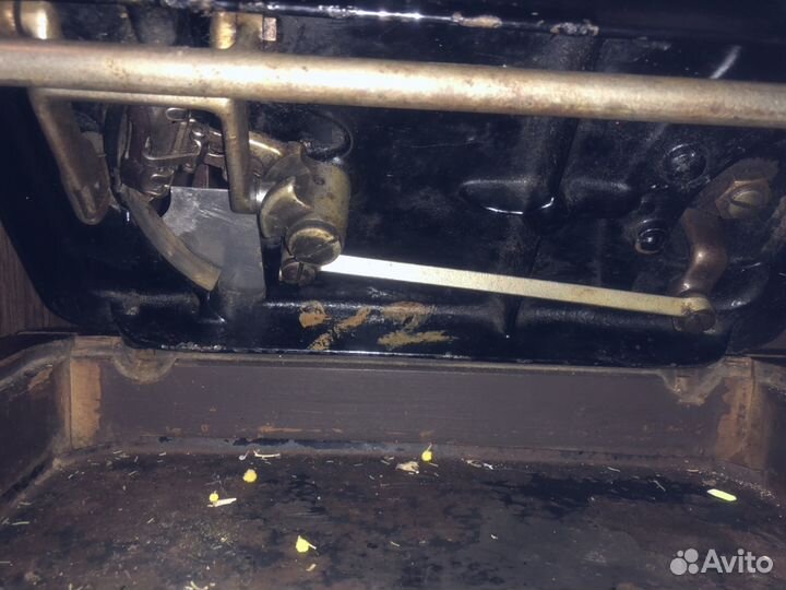 Швейная машинка Zinger