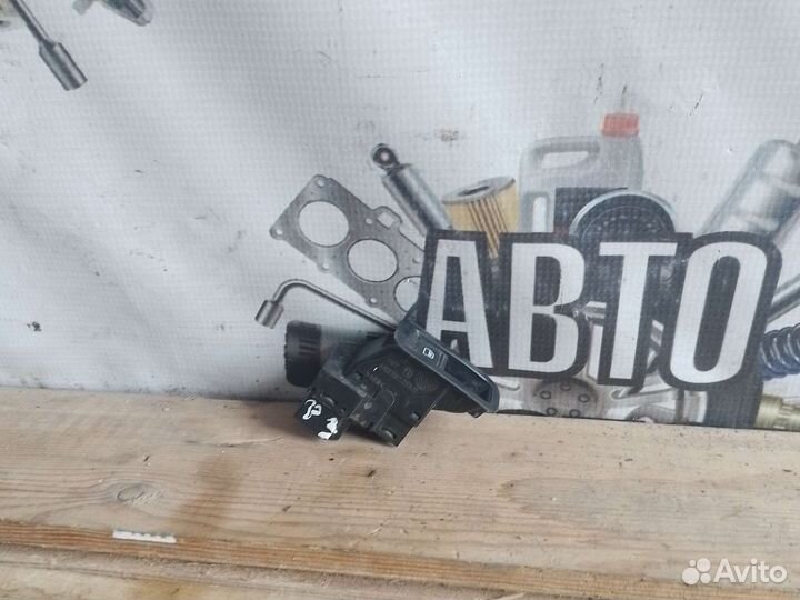 Ford focus 3 кнопка стеклоподъемника