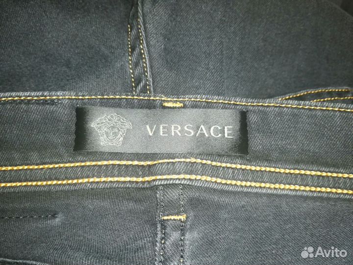 Женские джинсы Versace