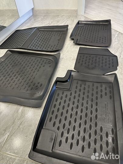 Коврики резиновые Jeep Grand Cherokee