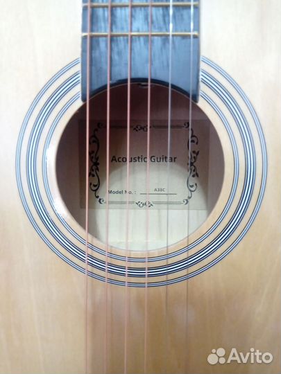 Акустическая гитара