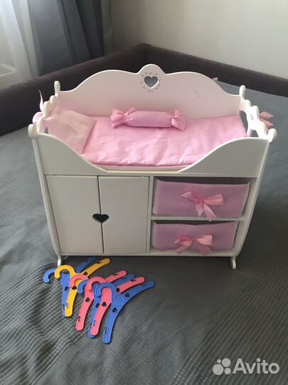 Кровать со шкафом для кукол