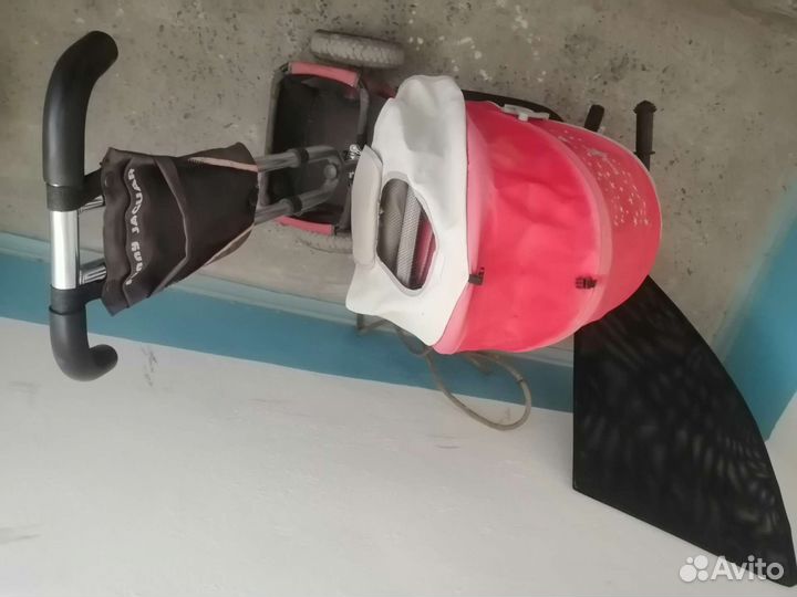 Детский велосипед с ручкой