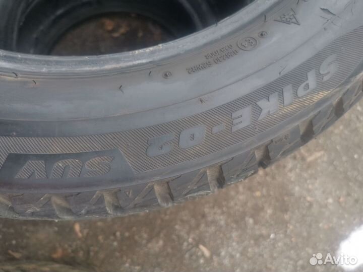 Bridgestone Blizzak Spike-02 235/55 R18