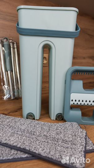 Швабра и ведро с отжимом для мытья полов