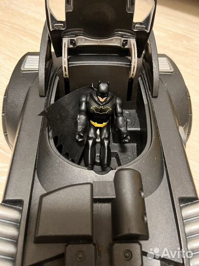 Бетмобиль на пульте управления
