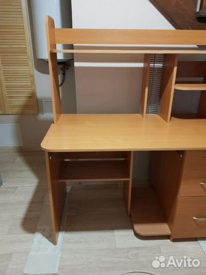 Письменный стол для школьника бу