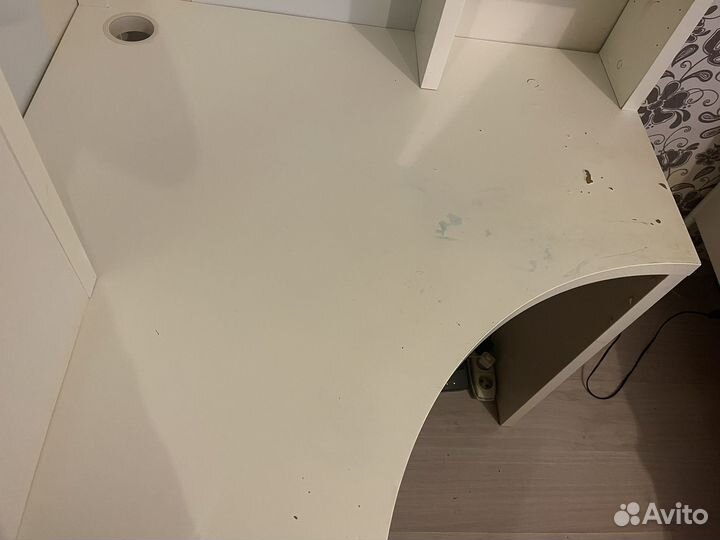 Компьютерный стол IKEA белый
