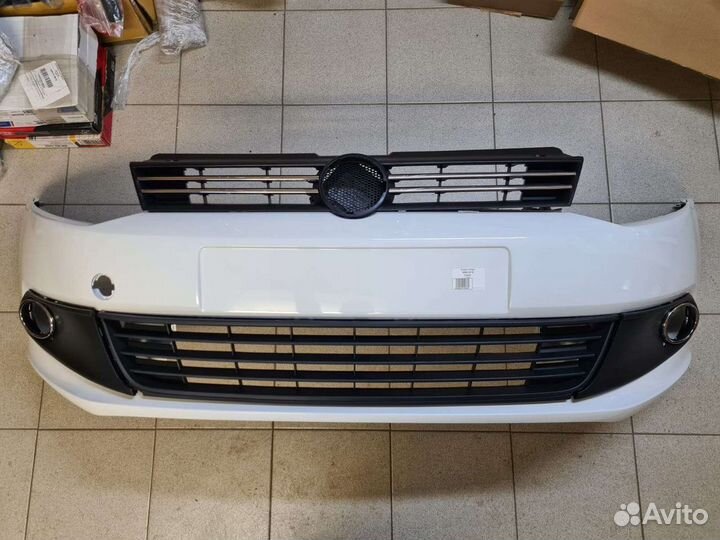 Бампер в цвет в сборе Polo седан дорестайлинг