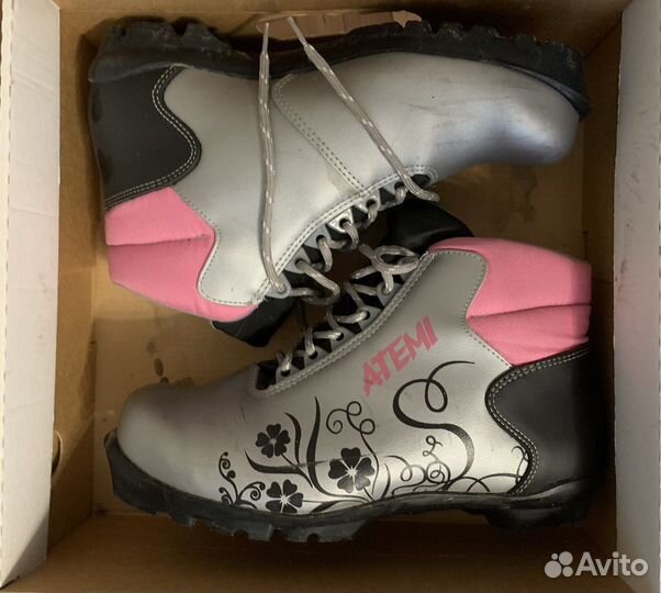 Беговые лыжи женские