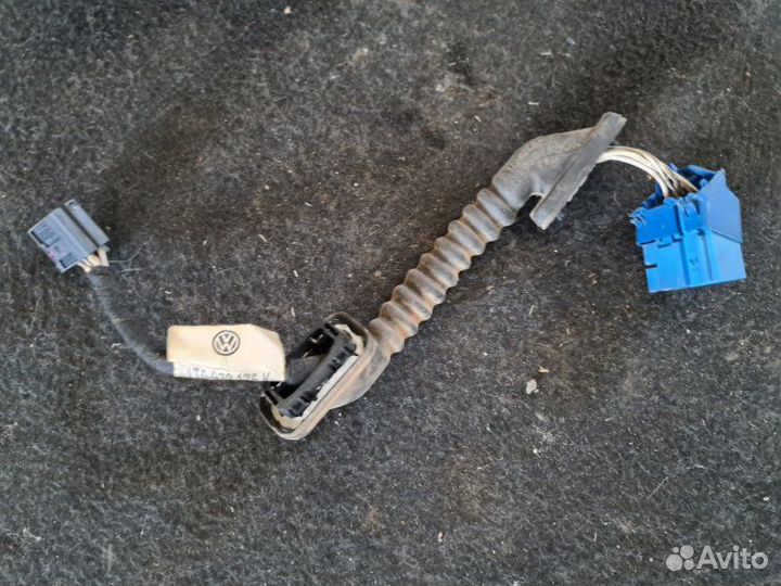 Проводка багажника Volkswagen Touran 1