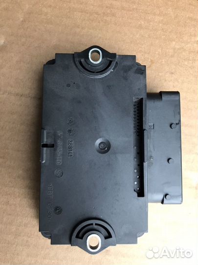 Блок управления стояночного тормоза Porsche Cayenn