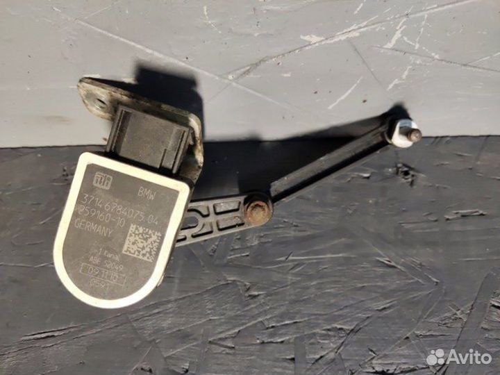 Датчик высоты дорожного просвета Bmw 550Ix F10 N63
