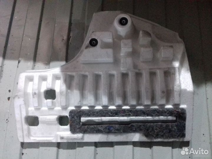 Крепеж панели передний Toyota Land Cruiser 200