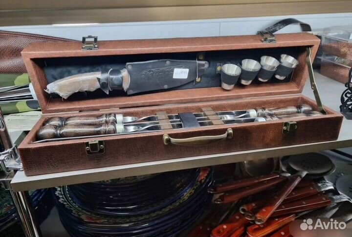 Набор шампуров в кейсе из кож.зама