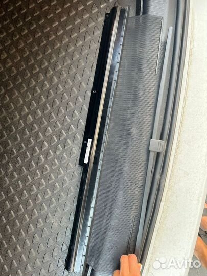 Шторка окна задняя правая Volkswagen Touareg 7LA